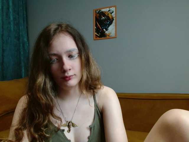 spermblebee18 live cam on BongaCams