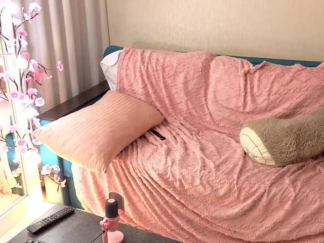 spermblebee18 live cam on BongaCams