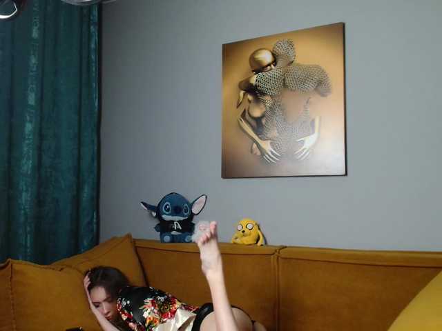 spermblebee18 live cam on BongaCams
