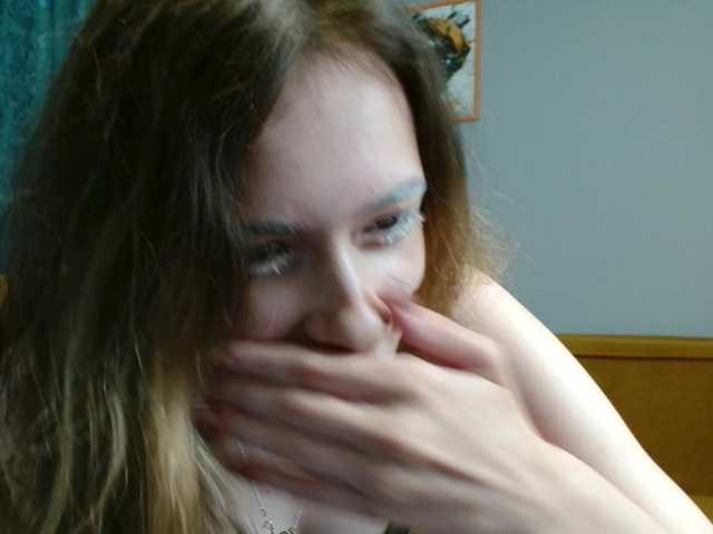 spermblebee18 live cam on BongaCams