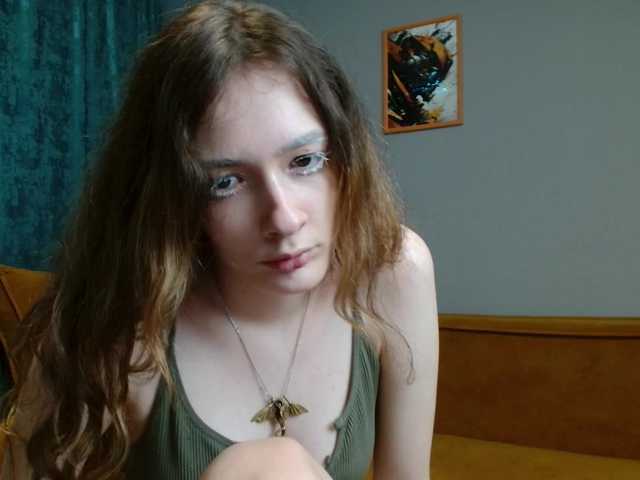 spermblebee18 live cam on BongaCams