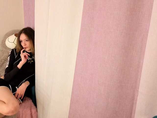 spermblebee18 live cam on BongaCams