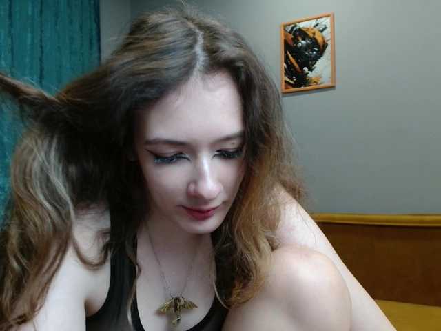 spermblebee18 live cam on BongaCams