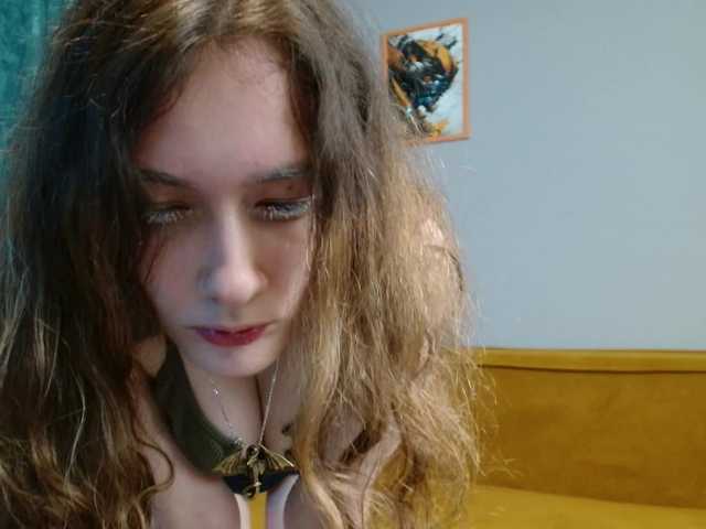 spermblebee18 live cam on BongaCams