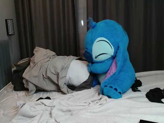 spermblebee18 live cam on BongaCams