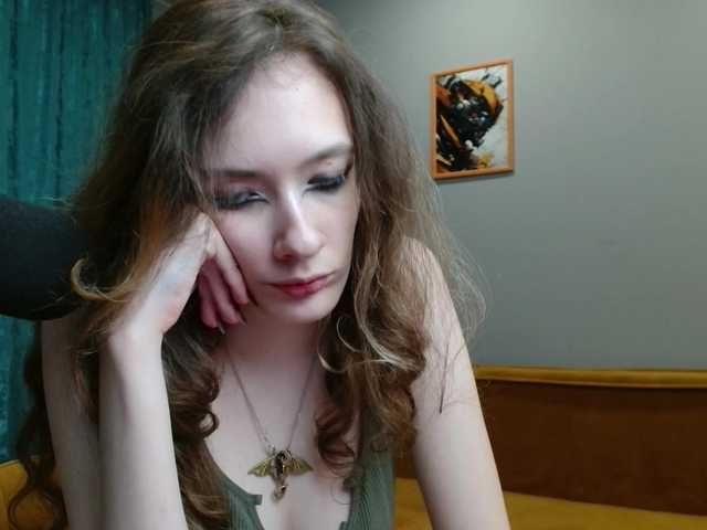 spermblebee18 live cam on BongaCams