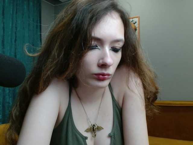 spermblebee18 live cam on BongaCams