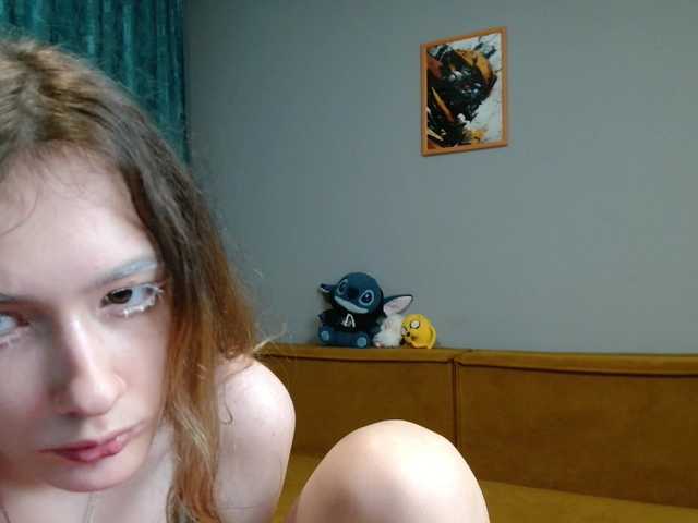 spermblebee18 live cam on BongaCams