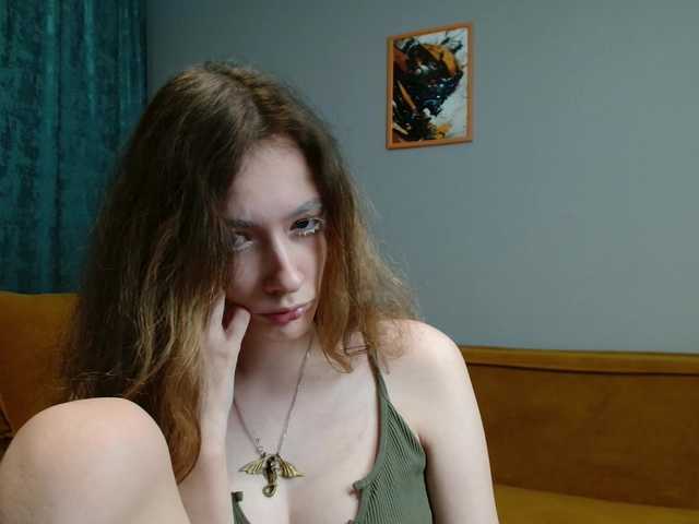spermblebee18 live cam on BongaCams