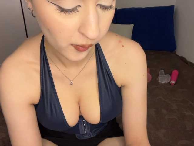 JinGiusto live cam on BongaCams