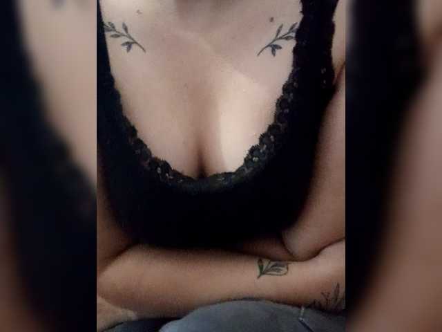 Diana1998 live cam on BongaCams