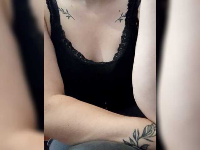 Diana1998 live cam on BongaCams