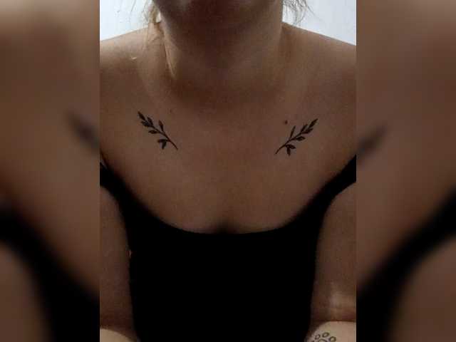 Diana1998 live cam on BongaCams