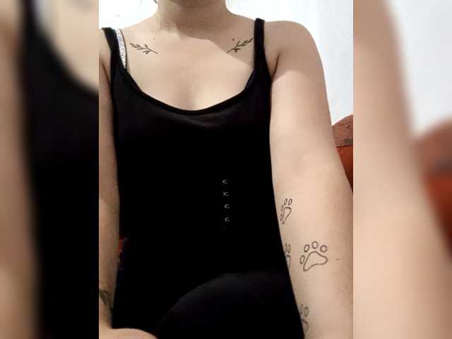 Diana1998 live cam on BongaCams