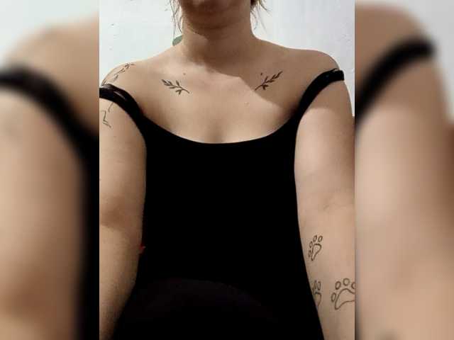 Diana1998 live cam on BongaCams