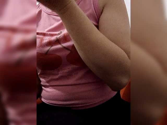 Diana1998, live now on BongaCams