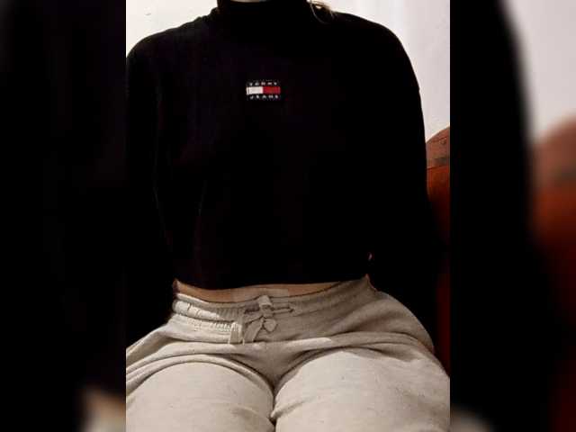 Diana1998 live cam on BongaCams
