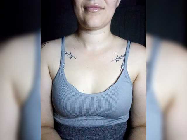 Diana1998 live cam on BongaCams