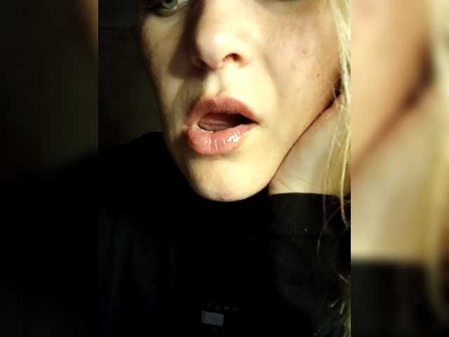 Diana1998 live cam on BongaCams