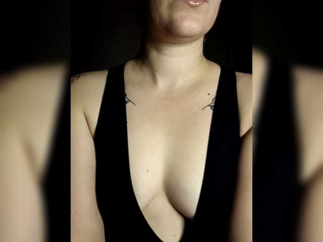 Diana1998 live cam on BongaCams