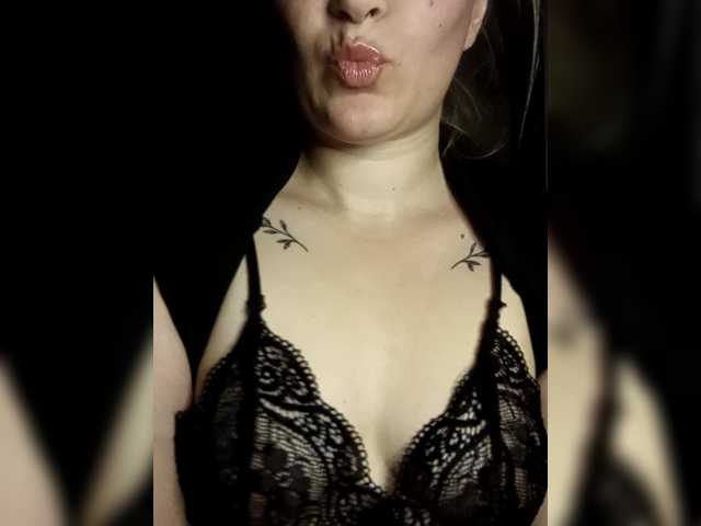 Diana1998 live cam on BongaCams