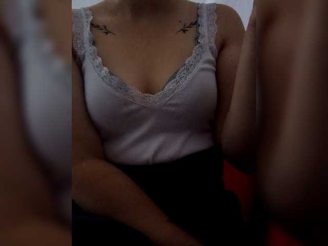 Diana1998 live cam on BongaCams