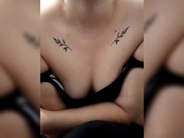 Diana1998 live cam on BongaCams
