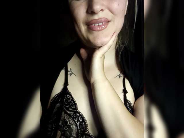 Diana1998 live cam on BongaCams