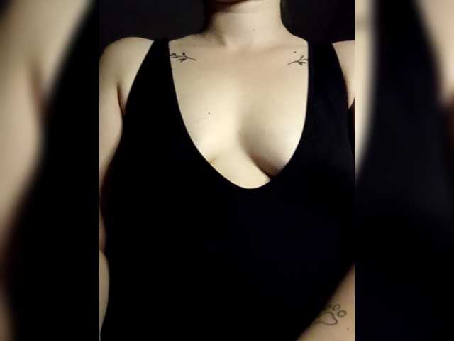 Diana1998 live cam on BongaCams