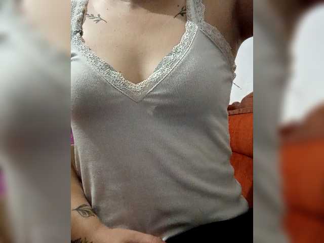 Diana1998 live cam on BongaCams