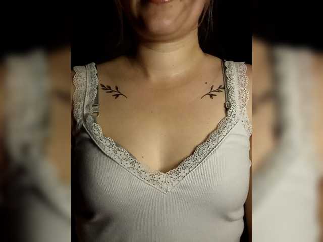 Diana1998 live cam on BongaCams