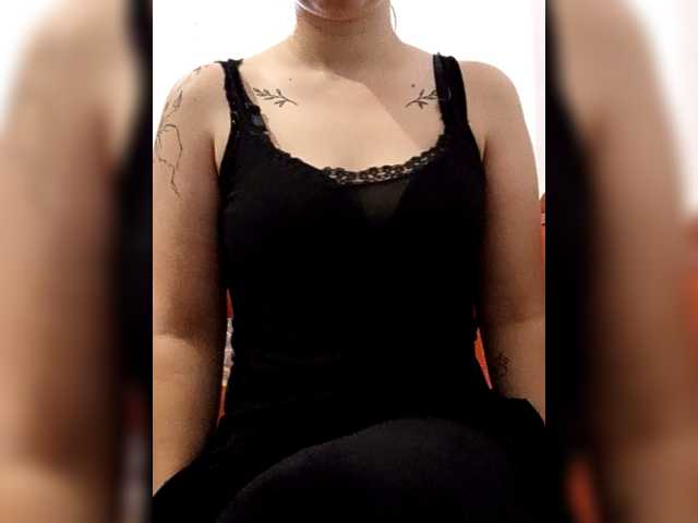 Diana1998 live cam on BongaCams