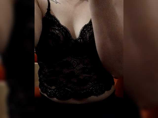 Diana1998 live cam on BongaCams