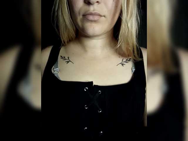 Diana1998 live cam on BongaCams