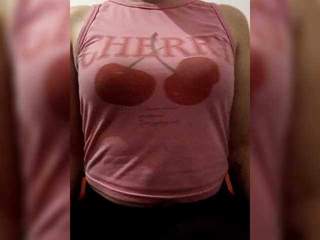Diana1998, live now on BongaCams