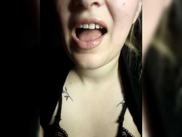 Diana1998 live cam on BongaCams