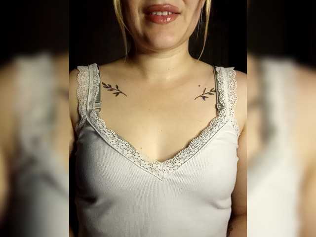 Diana1998 live cam on BongaCams