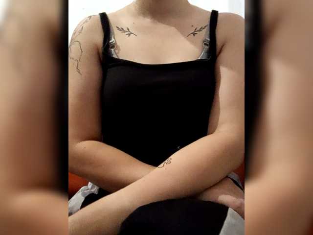 Diana1998 live cam on BongaCams