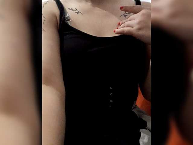 Diana1998 live cam on BongaCams