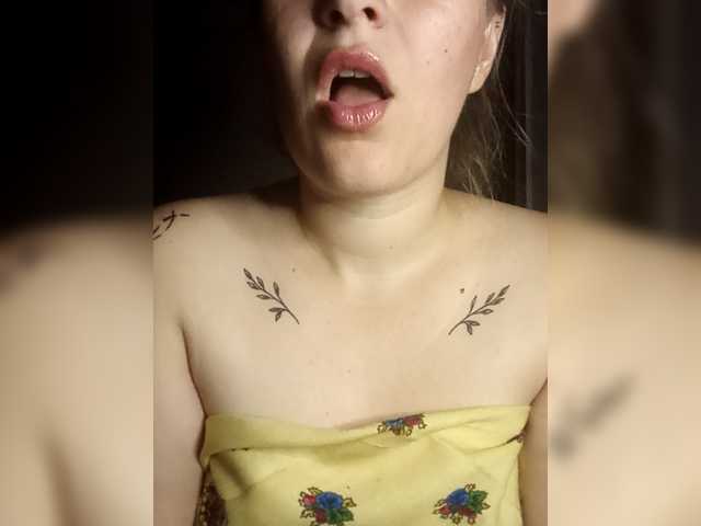 Diana1998 live cam on BongaCams