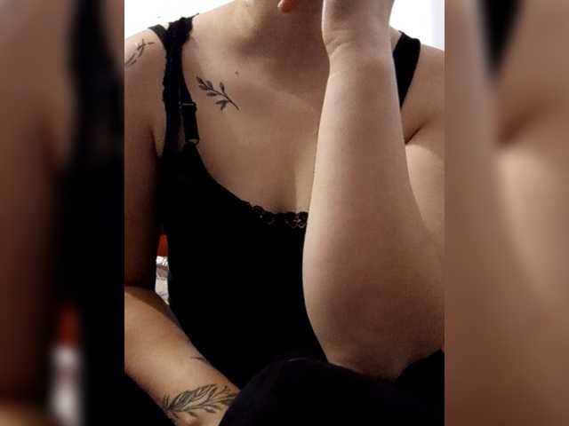 Diana1998 live cam on BongaCams