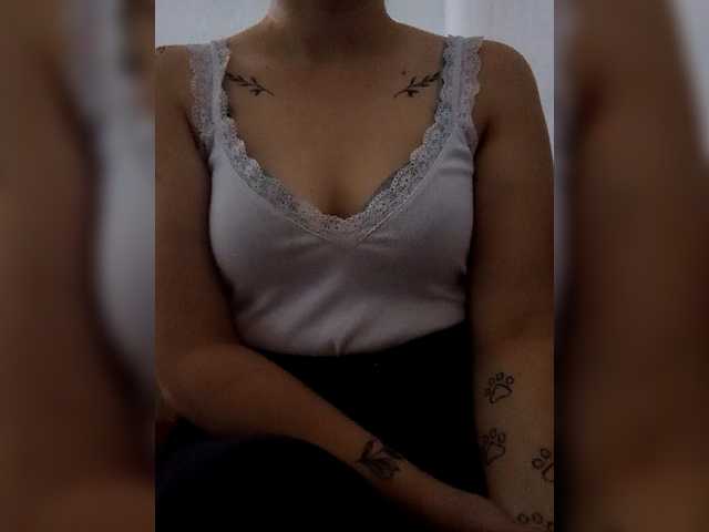 Diana1998 live cam on BongaCams