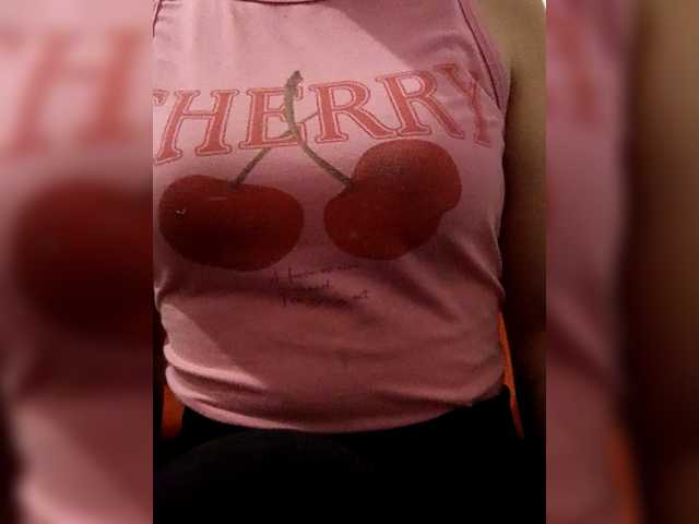 Diana1998, live now on BongaCams