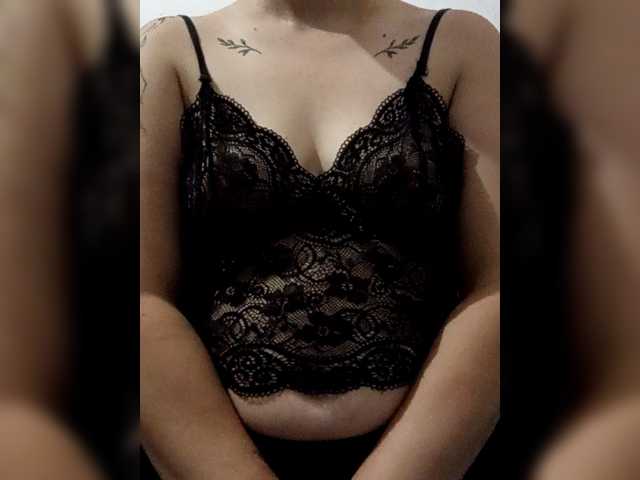 Diana1998 live cam on BongaCams
