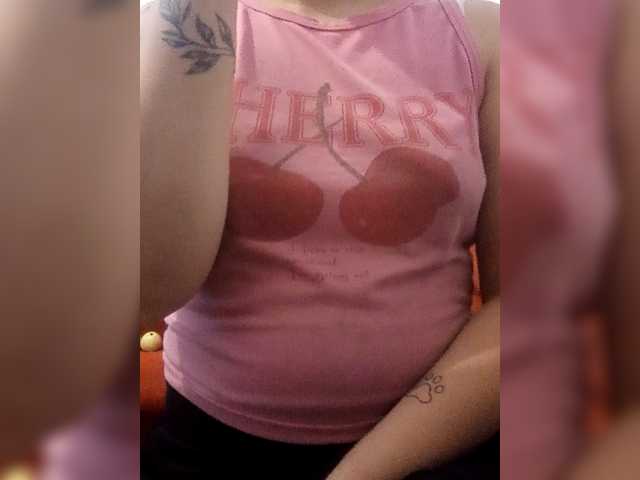 Diana1998 live cam on BongaCams