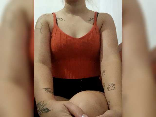 Diana1998 live cam on BongaCams