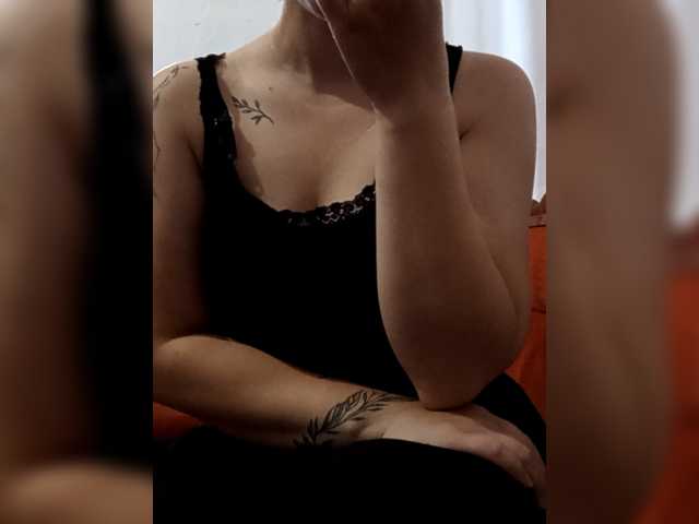 Diana1998 live cam on BongaCams