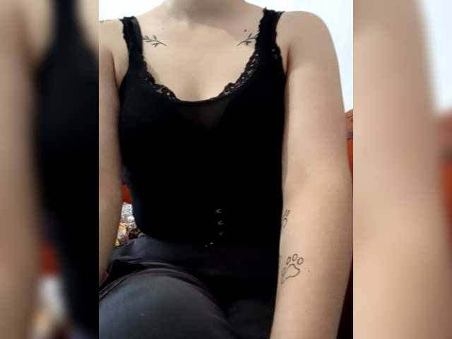 Diana1998 live cam on BongaCams