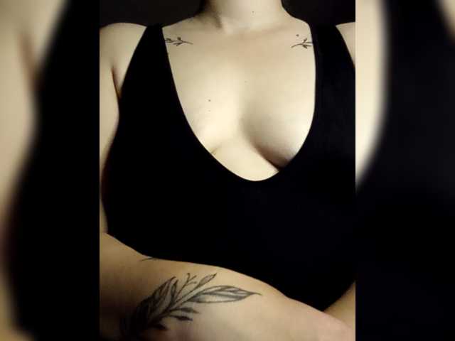 Diana1998 live cam on BongaCams