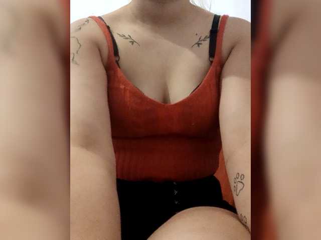 Diana1998 live cam on BongaCams